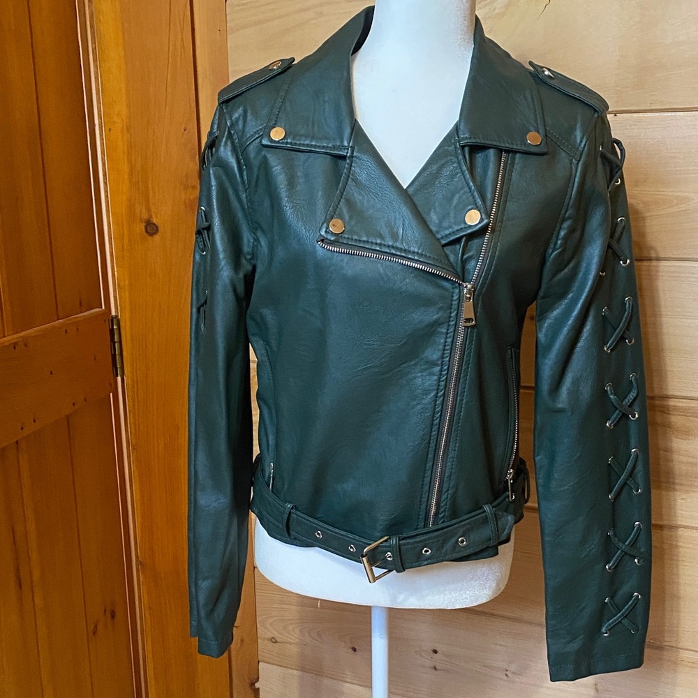 Ci Sono Trendy Green Vegan Leather Moto Jacket. Baddie streetwear, bold style